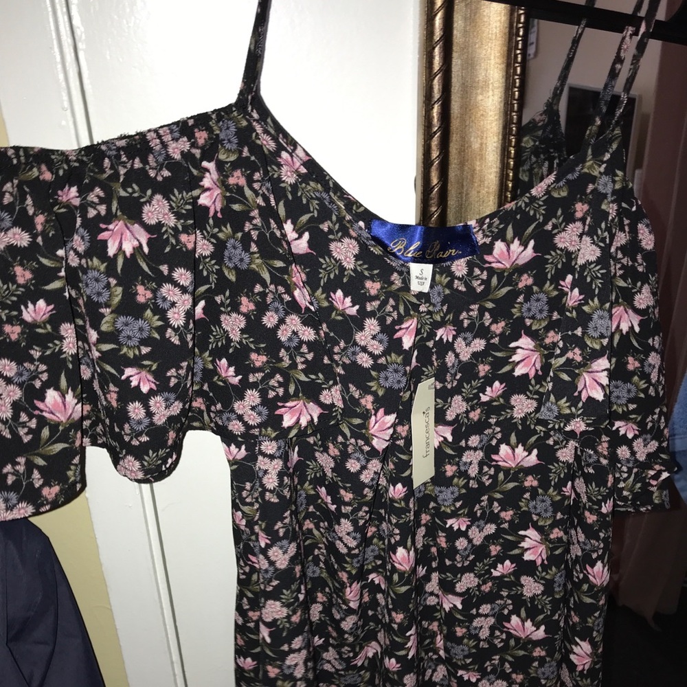 NEW! Off the shoulder floral top!